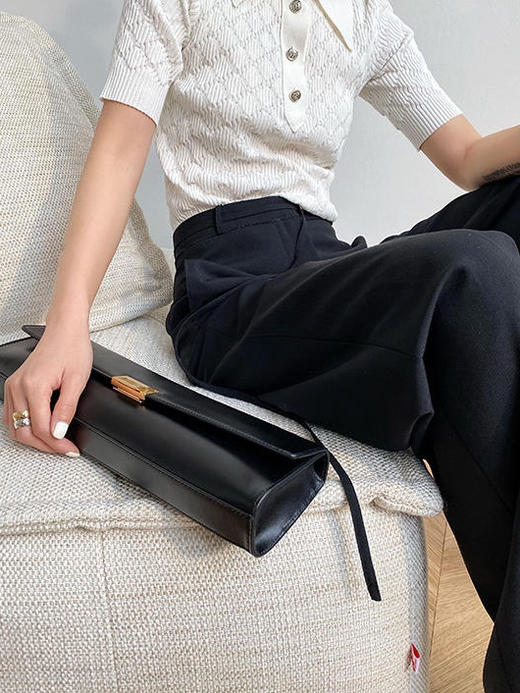 AKIIKA | Baguette [ 法棍手拿包 白/黑/红/奶茶] 商品图6