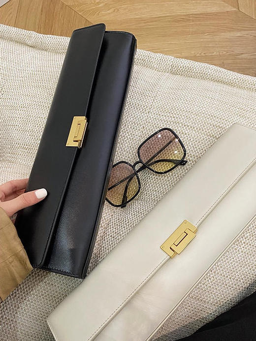 AKIIKA | Baguette [ 法棍手拿包 白/黑/红/奶茶] 商品图7