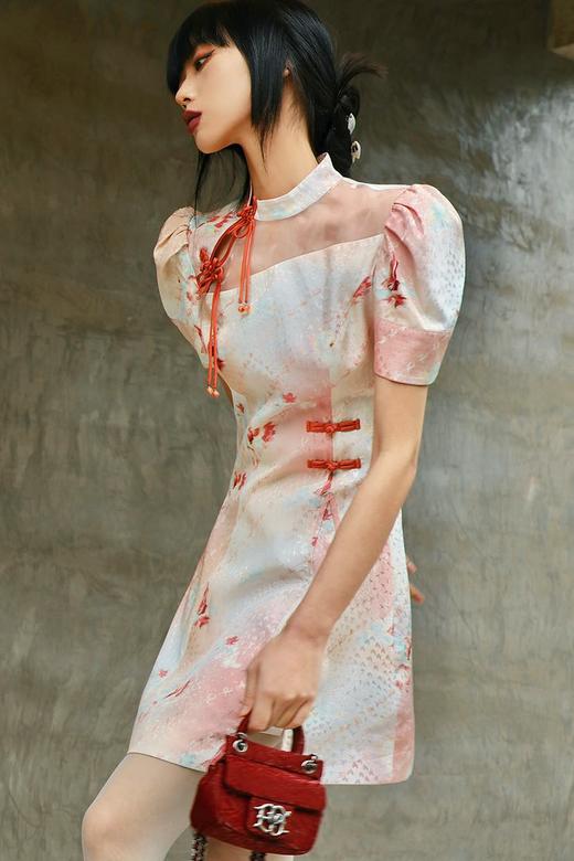 太平鸟女装国家宝藏&PEACEBIRD联名旗袍连衣裙A5FAC2C81彩色纹样 商品图0