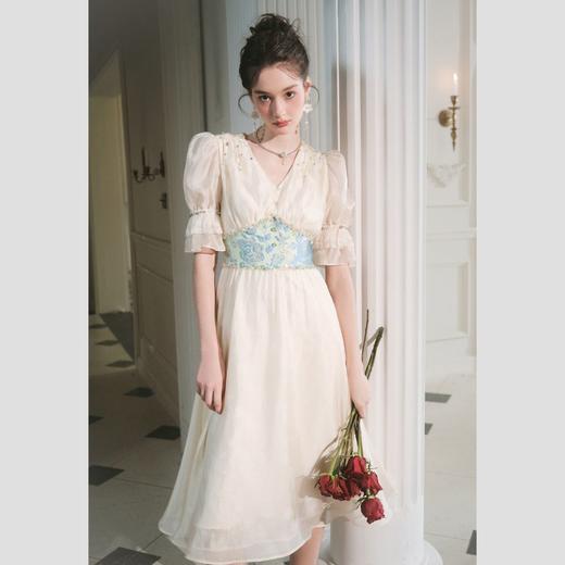 BeQueenStory【幽香百合】轻奢气质温柔风仙女收腰连衣裙2023春季新款 商品图2