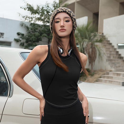 【人气爆款】跃牌【瑜见伽人系列】 欧美撞色瑜伽背心带固定胸垫 修身内搭运动健身上衣瑜伽服女  YB8058 （一体式胸垫） 商品图3