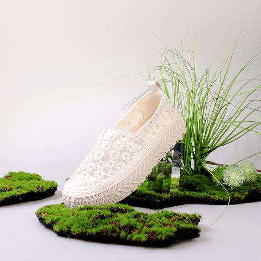 Safiya/索菲娅 2023春季新品假日小雏菊蕾丝草编一脚蹬休闲渔夫鞋 SF31112441 商品图2