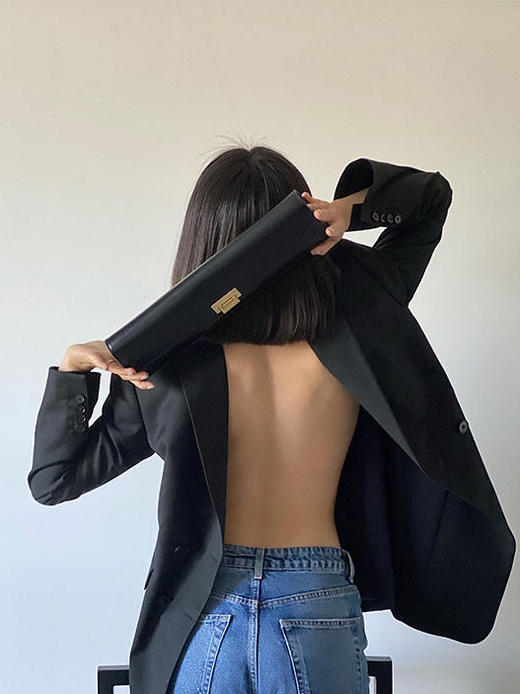 AKIIKA | Baguette [ 法棍手拿包 白/黑/红/奶茶] 商品图3