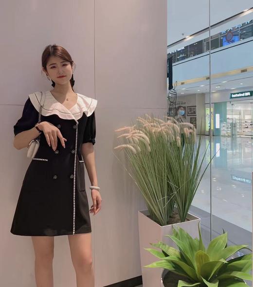 太平鸟女装气质荷叶领连衣裙A5FAC2C25黑色纹样 商品图0