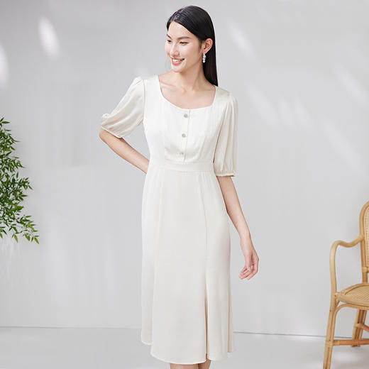 EITIE爱特爱夏款新品优雅方领显瘦高腰舒适泡泡袖连衣裙7007752 商品图1