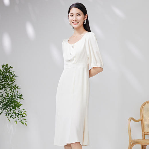 EITIE爱特爱夏款新品优雅方领显瘦高腰舒适泡泡袖连衣裙7007752 商品图2