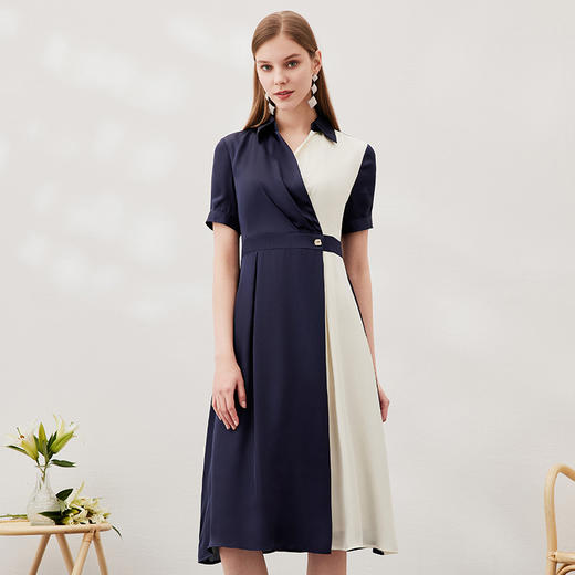 EITIE爱特爱夏季新款优雅气质V领洋气显瘦束腰连衣裙女7007726 商品图2