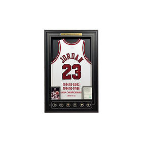 收藏系列 乔丹 公牛队23号白色 亲笔签名球衣