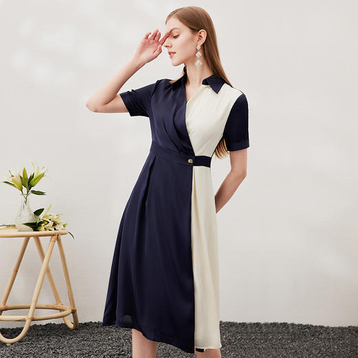 EITIE爱特爱夏季新款优雅气质V领洋气显瘦束腰连衣裙女7007726 商品图1