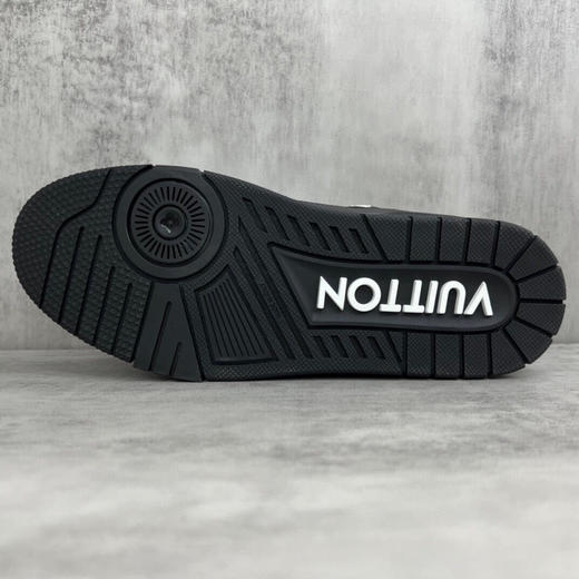 夏季特惠💰750 LV驴牌 2023ss Trainer 新走秀款 大底和面料私模 商品图7