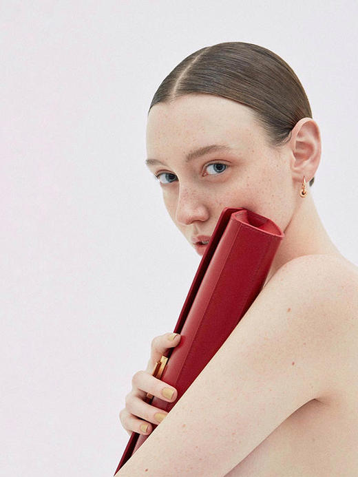 AKIIKA | Baguette [ 法棍手拿包 白/黑/红/奶茶] 商品图8