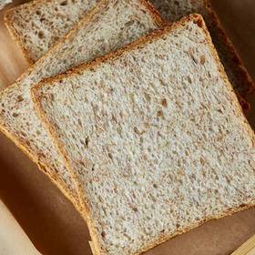 【全麦肤质吐司】低糖低油还低脂，蓬松柔软，麦香浓郁。