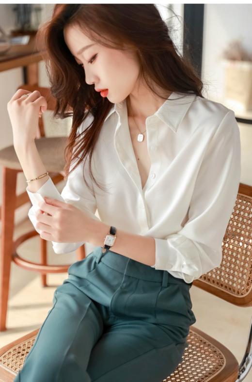【简牧羊真丝缎面衬衫】质感一绝的真丝缎面轻奢衬衫来啦！！真丝缎面的光泽感，超赞的柔顺度和垂坠感❗ 商品图8