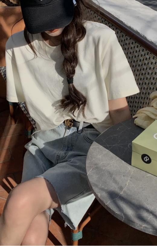 【10色高品质纯棉纯色圆领T恤】100%棉，还加了一层磨毛工艺，面料手感摸起来非常的舒服 商品图3