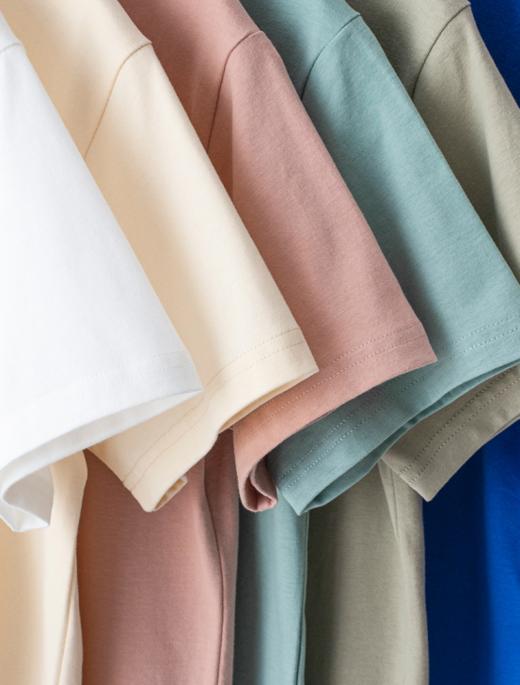 【10色高品质纯棉纯色圆领T恤】100%棉，还加了一层磨毛工艺，面料手感摸起来非常的舒服 商品图14