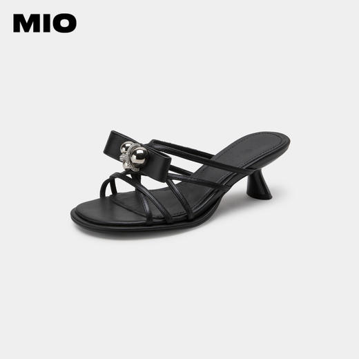 MIO米奥夏季纯色中跟编织拖鞋闪钻小钉珠设计感时髦舒适一字拖女M233111319 商品图1