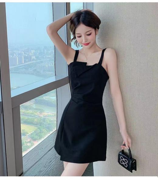 【衣橱BI备，每个女生都该拥有一条小黑裙】新款气质小吊带小黑裙，法式御姐辣妹性感不规则，GAO级感黑色连衣裙子女夏，内搭西装小众设计感可外穿性感收腰赫本连衣裙 商品图2