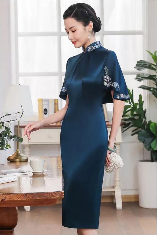首玺 缎面刺绣旗袍式连衣裙 11963 商品图1