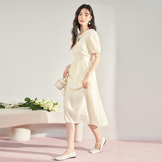 镂空泡泡袖连衣裙女夏季新品收腰抽褶浪漫小伞裙子女夏V0930749 商品图4