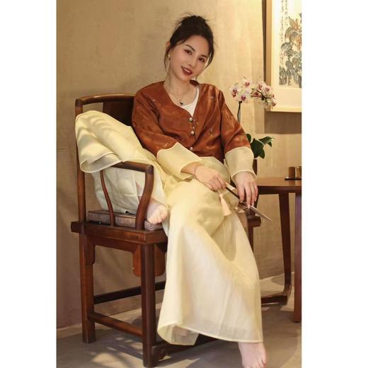 【线上专属】发布会（V领小衫23710148-赤灵） 商品图2