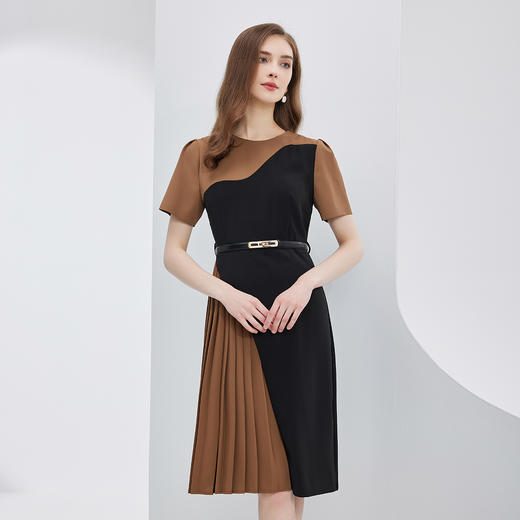 NF863斯尔丽瑟俪2023夏季新款圆领高腰短袖设计感不规则撞色连衣裙 商品图0