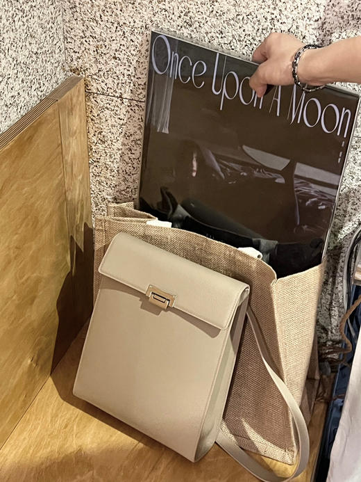 AKIIKA | Small Briefcase  [ 小号公文包 白 / 浅驼 ] 商品图6