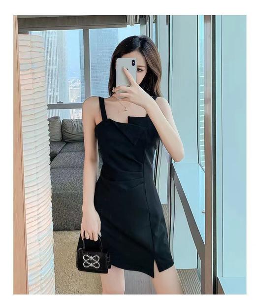 【衣橱BI备，每个女生都该拥有一条小黑裙】新款气质小吊带小黑裙，法式御姐辣妹性感不规则，GAO级感黑色连衣裙子女夏，内搭西装小众设计感可外穿性感收腰赫本连衣裙 商品图4