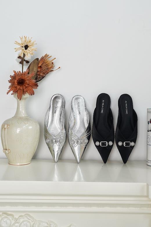 2023时尚潮流「穆勒拖」头层牛皮金属皮、真丝皮春夏凉拖鞋，轻奢篙档显质感，时尚与舒适兼具，skp奢品牌代工厂定制 2厘米跟高 手感细腻丝滑 光泽篙级优雅 超软羊皮里（银色/黑色 ） 商品图6