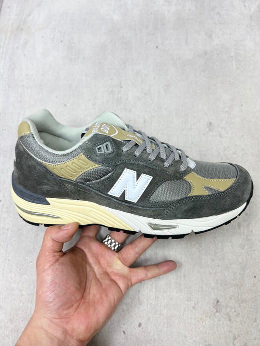 夏季特惠💰350 NB/ New Balance 991 D宽 系列新慢跑鞋 灰卡其 商品图7