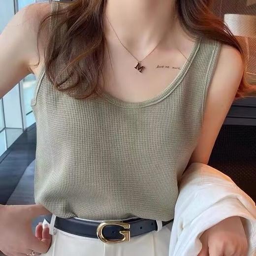 买1送1【双版型 纯色别致吊带宽松背心！】性感时尚吊带女 夏穿超舒适 可外穿 辣妹纯色上衣 打底华夫格宽松 显瘦无袖舒适百搭打底衫t恤 商品图2