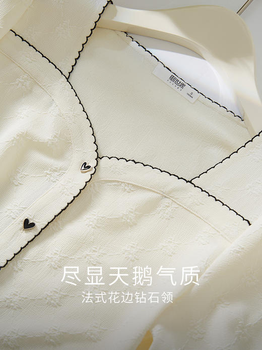 【专属特价】熙世界浮雕肌理感法式钻石领雪纺衫上衣女2025夏新款时尚洋气漂亮小衫 商品图3