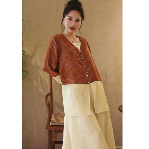 【线上专属】发布会（V领小衫23710148-赤灵） 商品图1