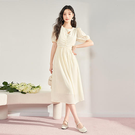 镂空泡泡袖连衣裙女夏季新品收腰抽褶浪漫小伞裙子女夏V0930749 商品图1