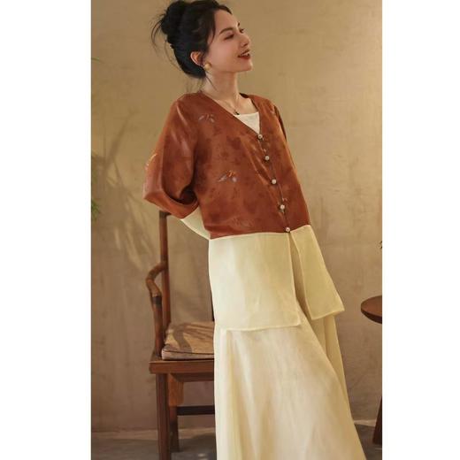 【线上专属】发布会（V领小衫23710148-赤灵） 商品图4