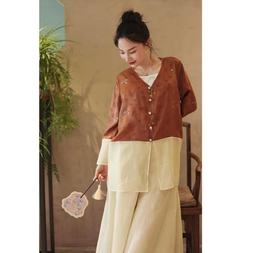 【线上专属】发布会（V领小衫23710148-赤灵） 商品图0