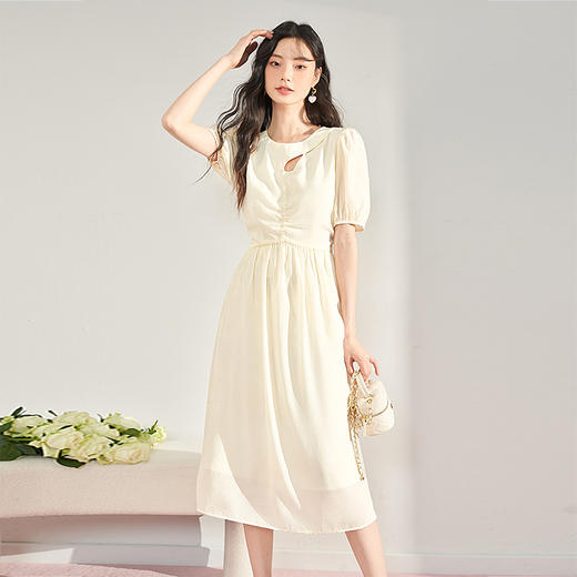 镂空泡泡袖连衣裙女夏季新品收腰抽褶浪漫小伞裙子女夏V0930749 商品图0