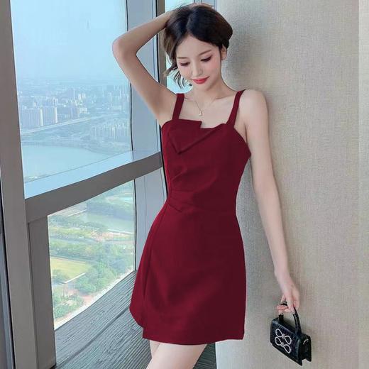 【衣橱BI备，每个女生都该拥有一条小黑裙】新款气质小吊带小黑裙，法式御姐辣妹性感不规则，GAO级感黑色连衣裙子女夏，内搭西装小众设计感可外穿性感收腰赫本连衣裙 商品图3