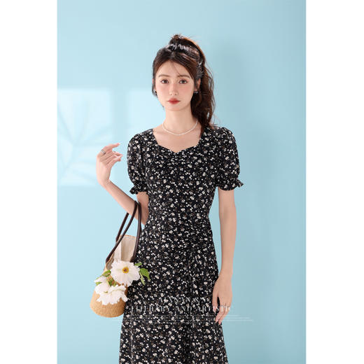 【6折秒杀】鹿向南《花城秘境》法式碎花吊带连衣裙女新款春秋气质显瘦裙LXN28720 商品图2