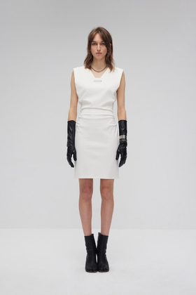 针织收腰短款连衣裙