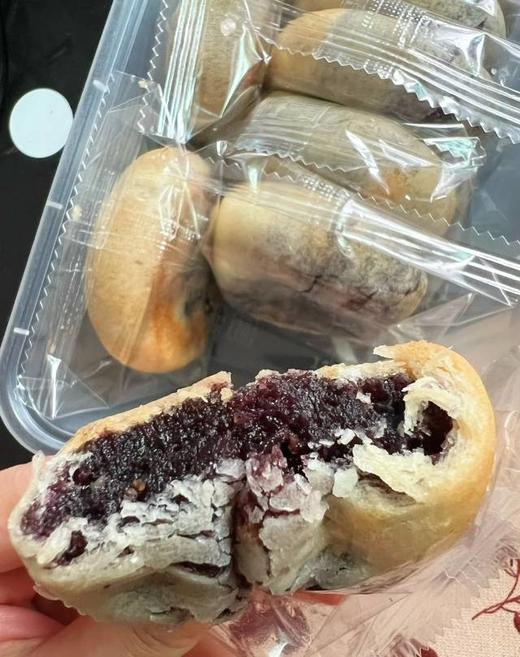 【友善优品手工老式冰皮绿豆饼】 🤤 四种口味任选 两盒才29.8💰 就是小时候记忆中的味道💓 🌟原味/莲子银耳/芋相莲/黑米四种口味😜 商品图1