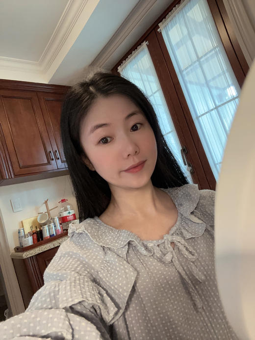 【鲑鱼气垫 】《瑞丽》推荐 自然裸妆感  透亮的白对比了很多 精选出来的都很细腻好用 湖州仓 商品图1