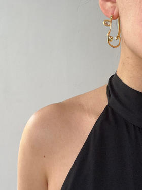 APRESI｜TROUVAILLE Millennium Cut Oval White Topaz Fluid Earrings [流转耳环]