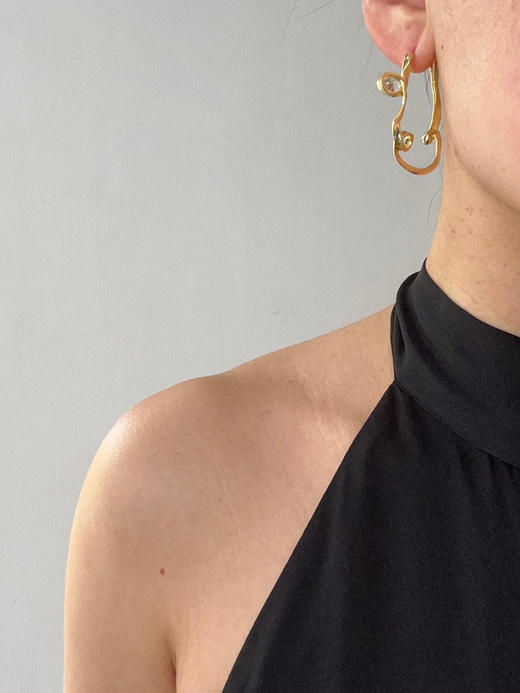 APRESI｜TROUVAILLE Millennium Cut Oval White Topaz Fluid Earrings [流转耳环] 商品图0