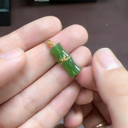 和田玉-18K碧玉竹节吊坠 商品图0