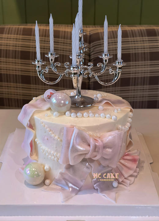 烛台蝴蝶结蛋糕（粉色渐变） 商品图1