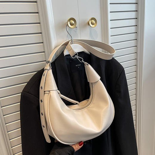 【ins百搭！小众复古腋下包】白色腋下包女韩版2023春新款小众设计复古百搭斜挎饺子包包。ry 商品图0