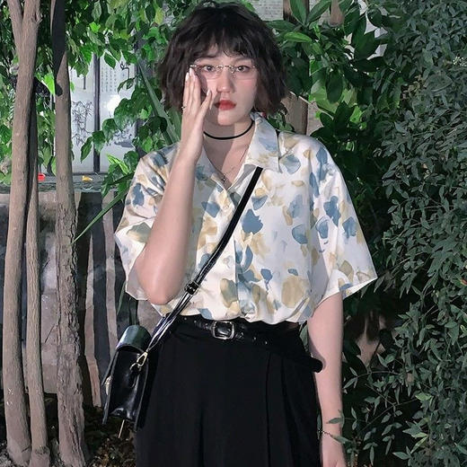 【随性复古防晒度假风】月半鱼法式复古休闲花衬衫短袖女夏季雪纺衫外穿度假风两穿防晒衣 商品图0