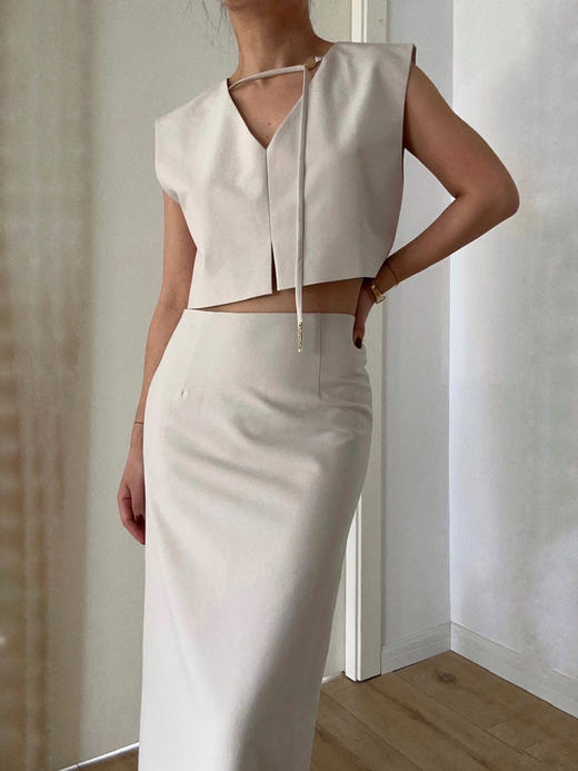 Viktoria Chan | SS23038 Melanie skirt with patch [ 半裙 浅卡其] 商品图0