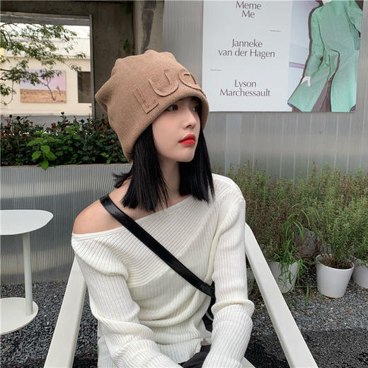 秋冬新款日系显脸小字母冷帽子女网红护耳包头帽大头围加绒针织帽 商品图7