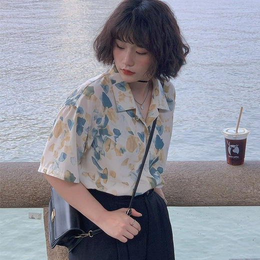 【随性复古防晒度假风】月半鱼法式复古休闲花衬衫短袖女夏季雪纺衫外穿度假风两穿防晒衣 商品图3